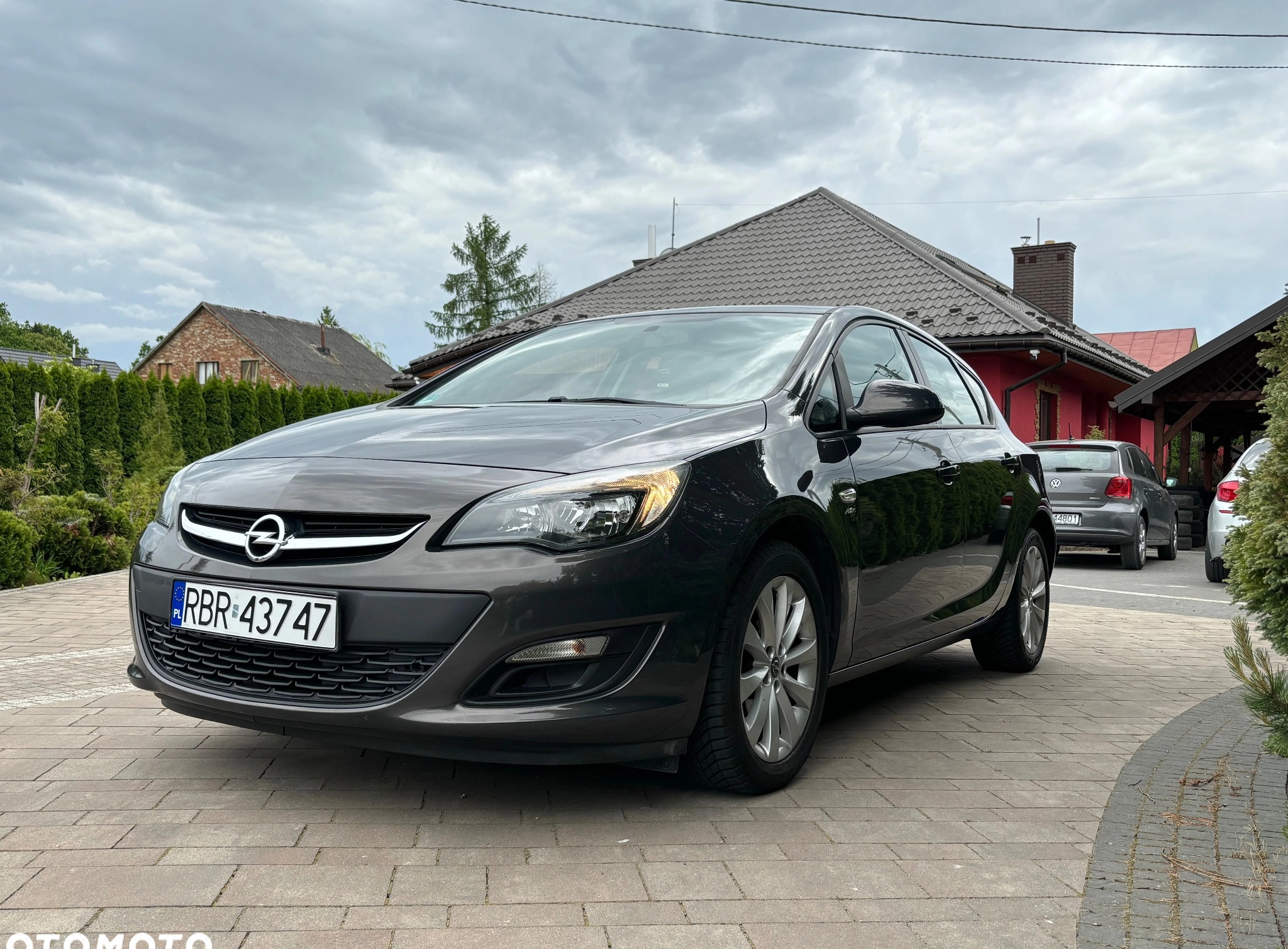 Opel Astra cena 27500 przebieg: 173500, rok produkcji 2013 z Poniatowa małe 232